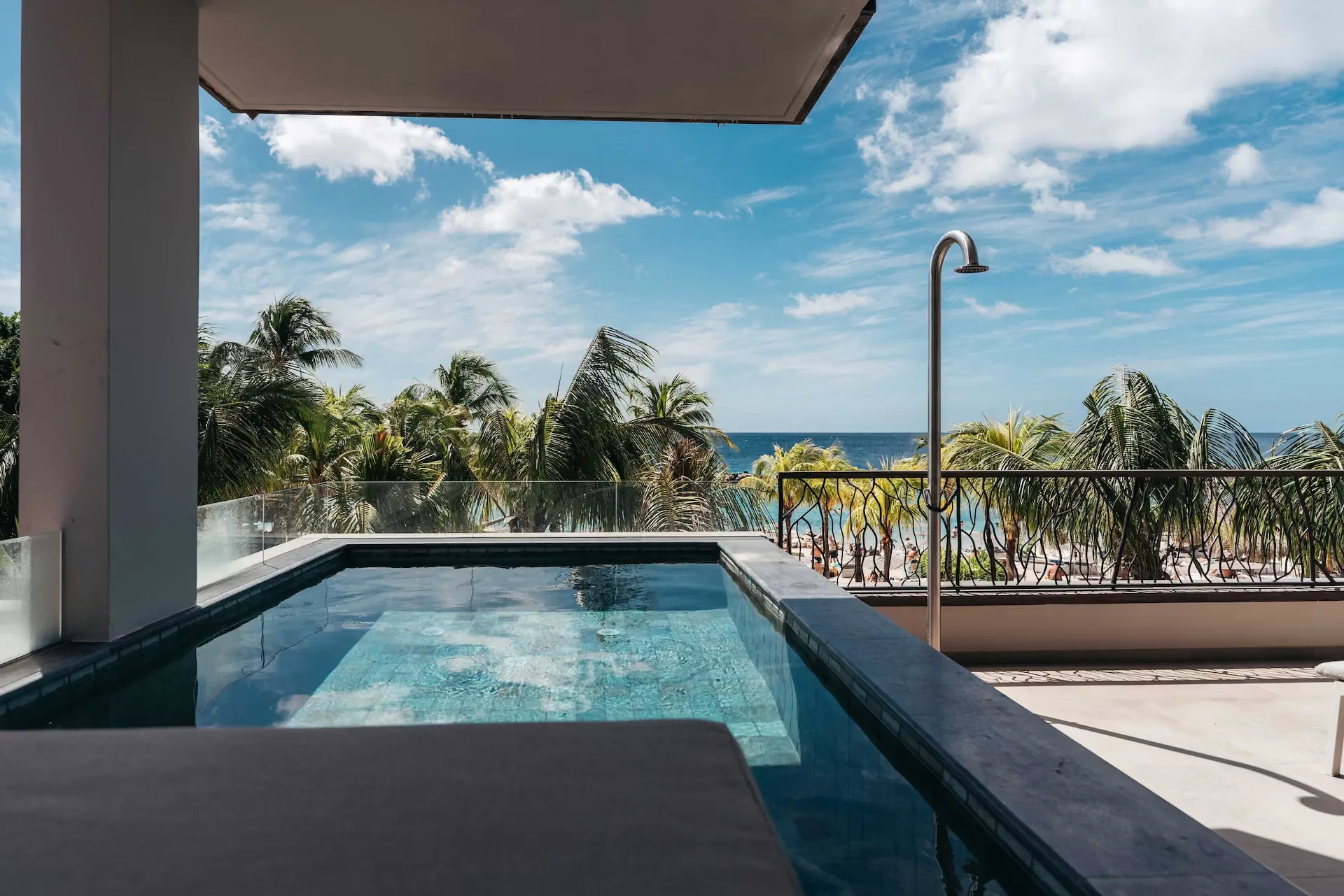 Kontiki Beach Resort 2