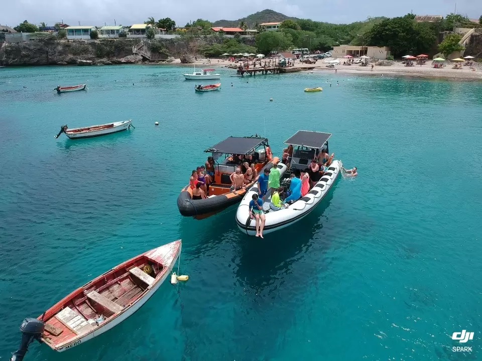 Fastest way to Klein Curacao with the Powerboat​