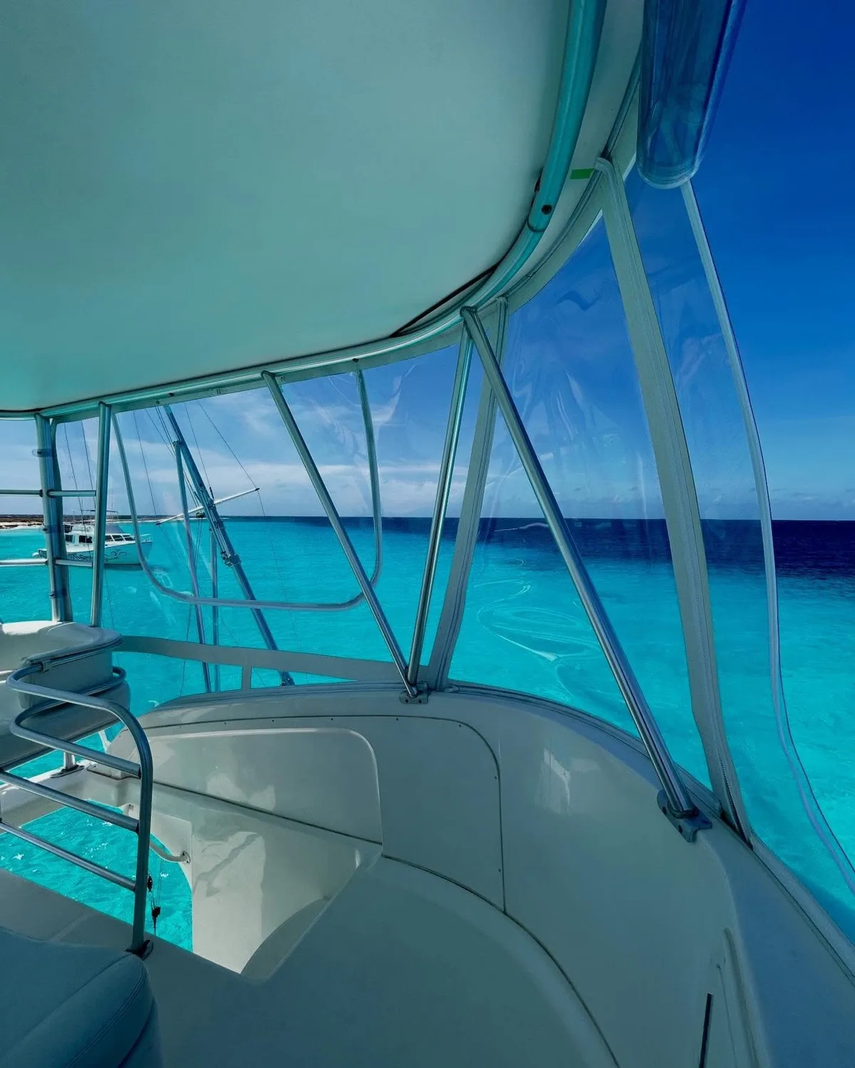 Yate Privado de Lujo de Día Completo a Klein Curaçao