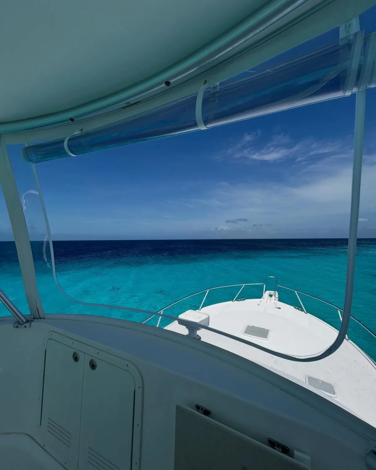Yate Privado de Lujo de Día Completo a Klein Curaçao