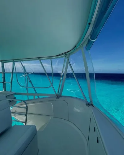 Yate de Lujo de Medio Día a una playa Privada