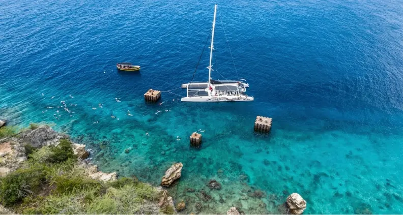 Snorkel tour catamaran